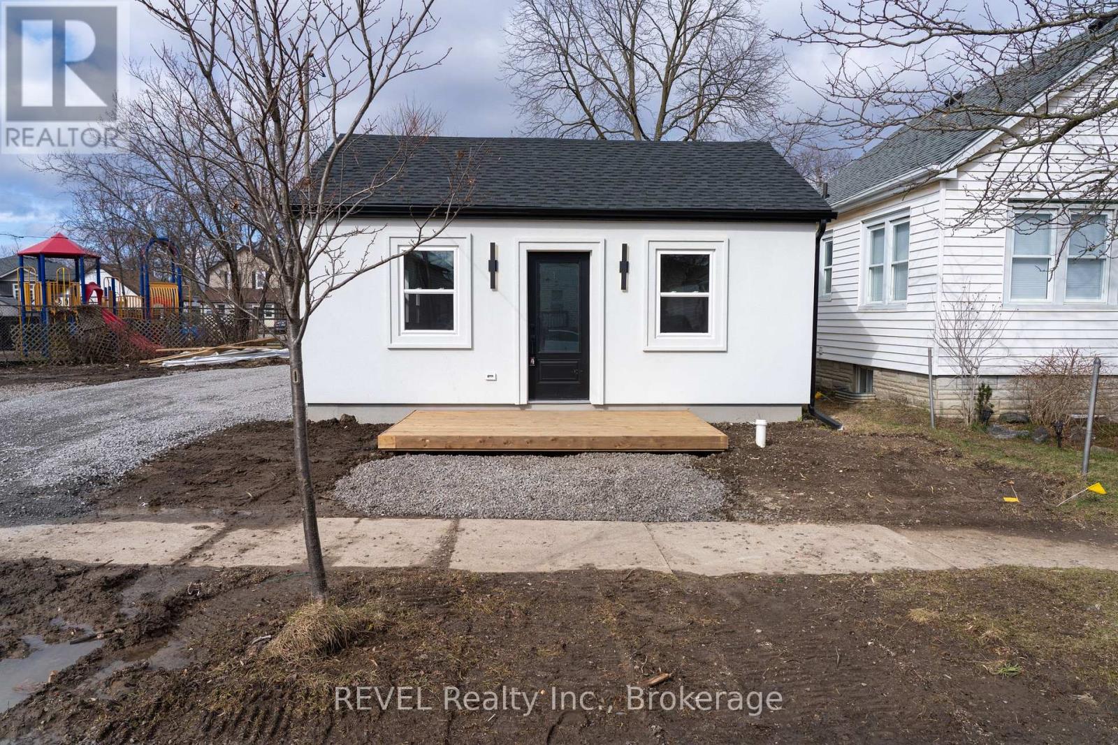 12 Bailey Street, St. Catharines, Ontario  L2S 1J4 - Photo 35 - X12885492