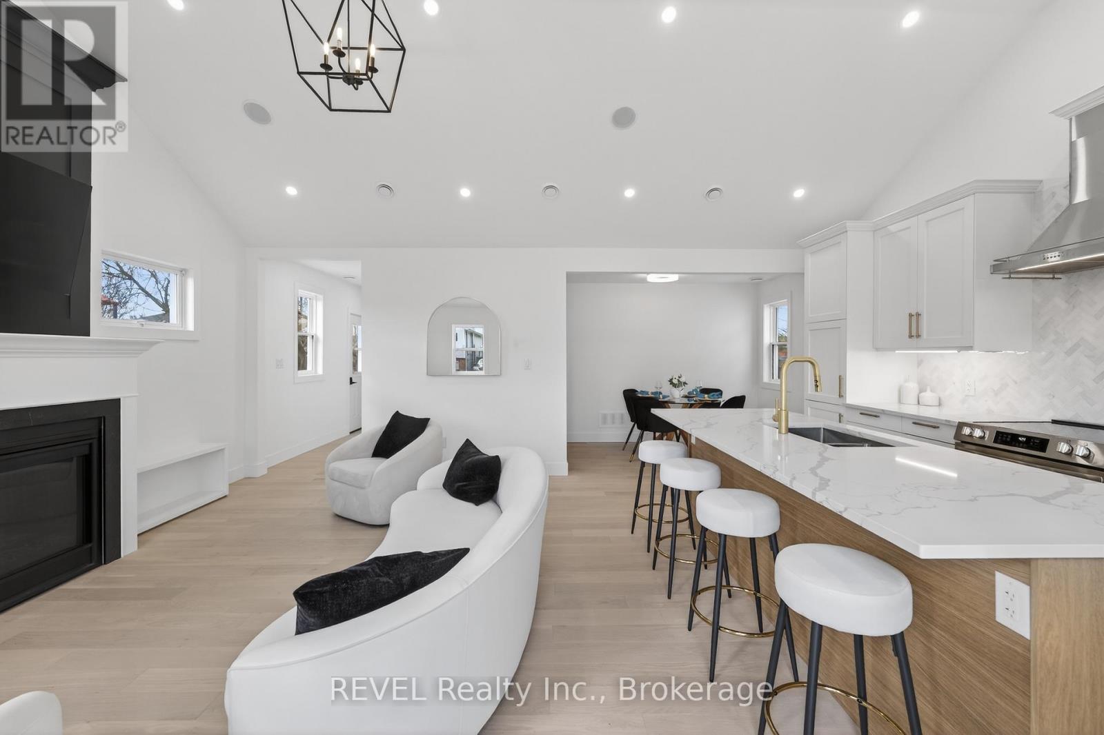 12 Bailey Street, St. Catharines, Ontario  L2S 1J4 - Photo 6 - X12885492