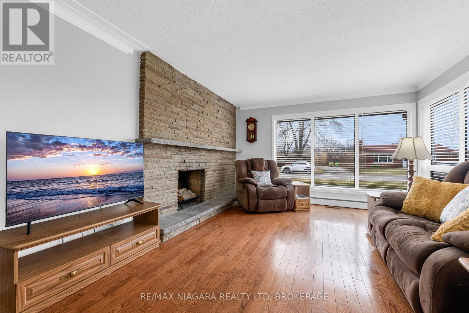 9 Caithness Drive, Welland (Prince Charles), Ontario  L3C 4Z3 - Photo 11 - X12885516