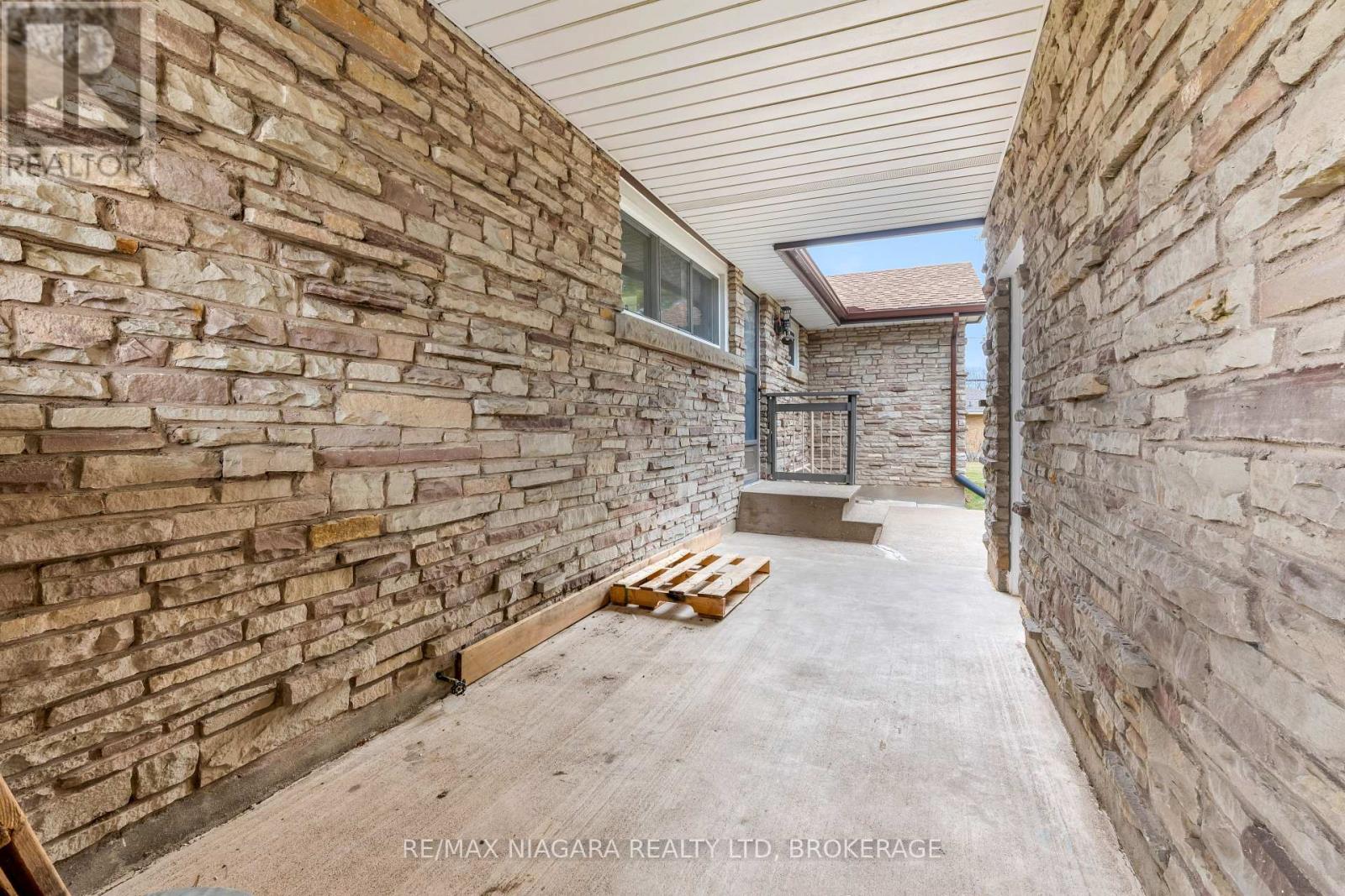 9 Caithness Drive, Welland (Prince Charles), Ontario  L3C 4Z3 - Photo 35 - X12885516