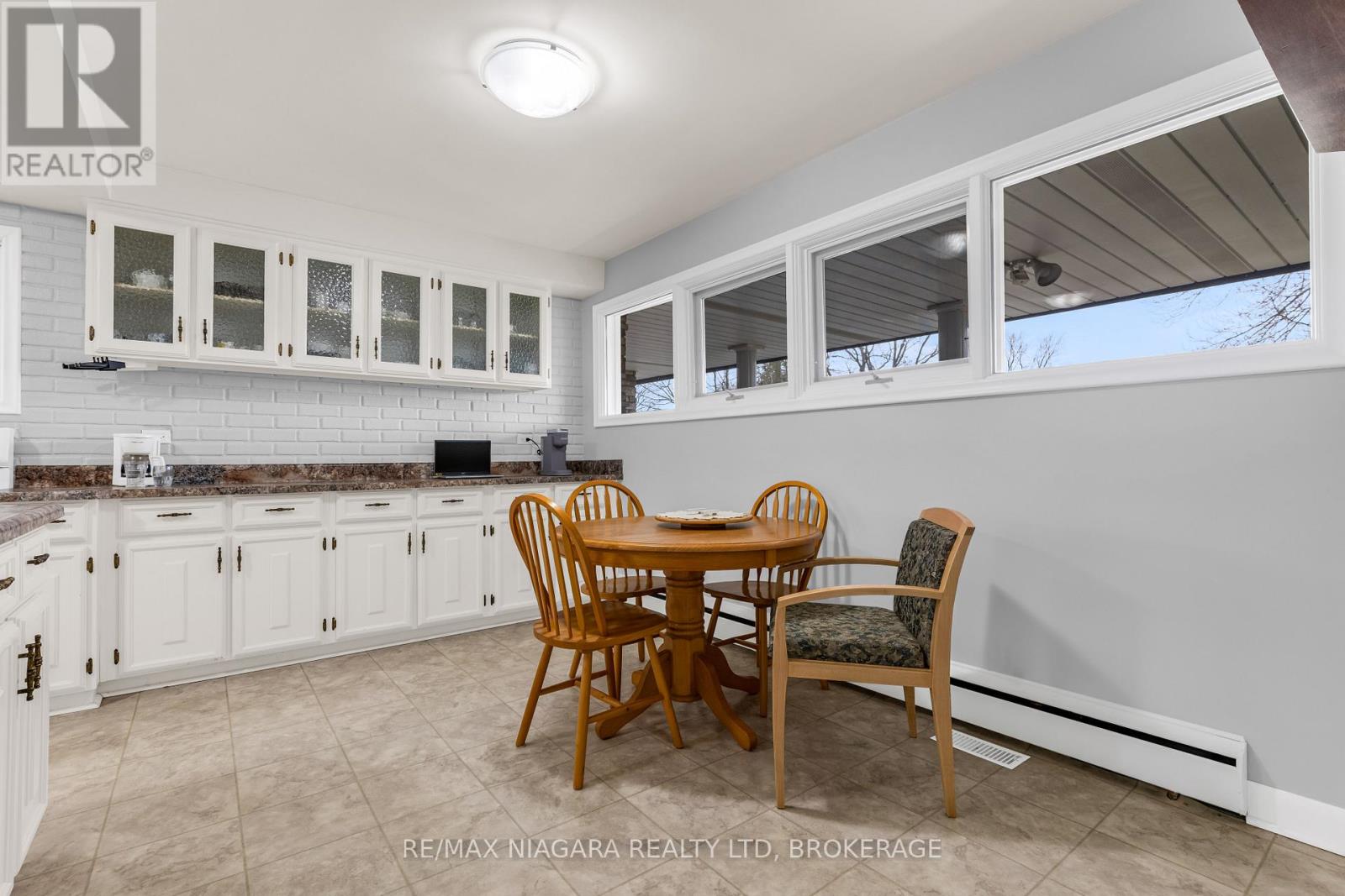 9 Caithness Drive, Welland (Prince Charles), Ontario  L3C 4Z3 - Photo 8 - X12885516