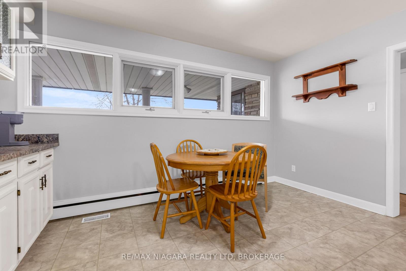 9 Caithness Drive, Welland (Prince Charles), Ontario  L3C 4Z3 - Photo 9 - X12885516