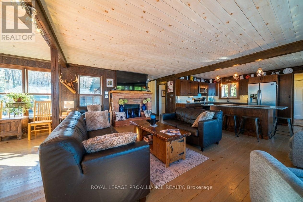 1022 Foster's Lane, Frontenac (Frontenac North), Ontario  K0H 1K0 - Photo 5 - X12885538