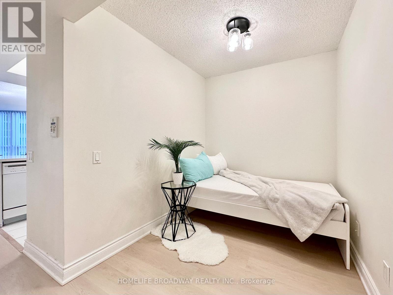 521 - 15 Northtown Way, Toronto, Ontario  M2N 7A2 - Photo 6 - C12885448