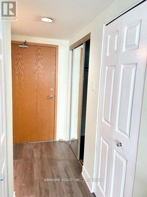 2003 - 99 Harbour Square, Toronto, Ontario  M5J 2H2 - Photo 3 - C12885450