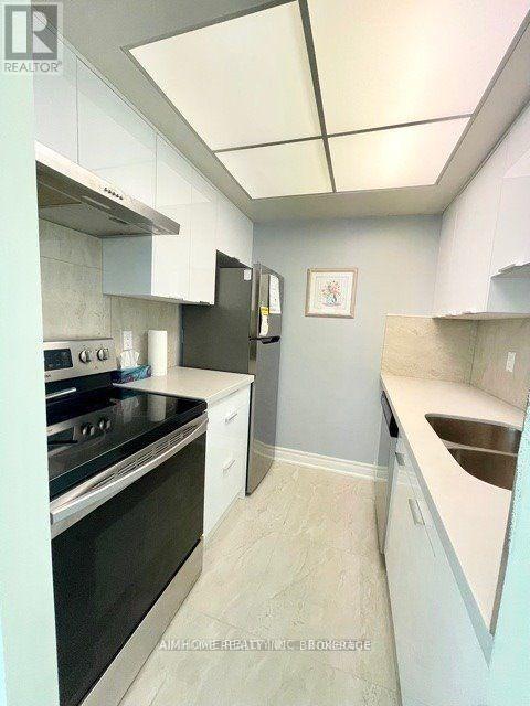 2003 - 99 Harbour Square, Toronto, Ontario  M5J 2H2 - Photo 5 - C12885450