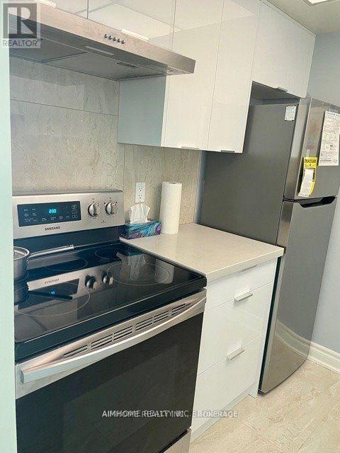 2003 - 99 Harbour Square, Toronto, Ontario  M5J 2H2 - Photo 6 - C12885450