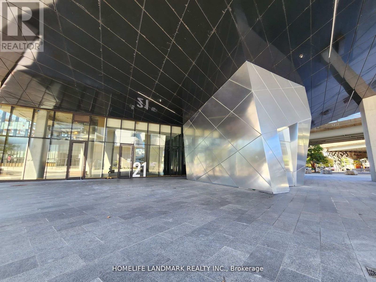 #618 - 21 Lawren Harris Square, Toronto (Waterfront Communities), Ontario  M5A 0T4 - Photo 3 - C12885542