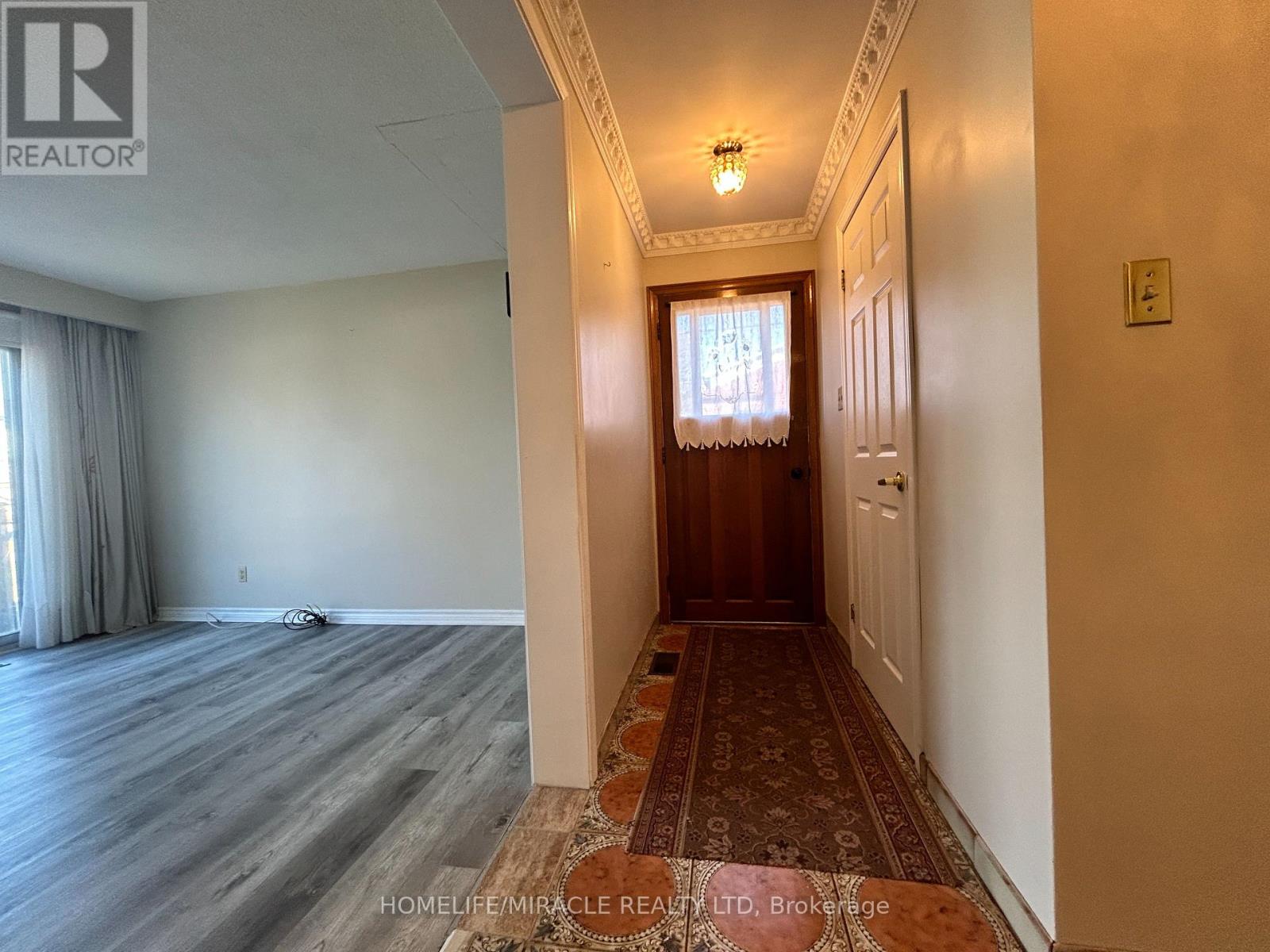 97 - 97 Reidmount Avenue S, Toronto, Ontario  M1S 1B6 - Photo 3 - E12885484