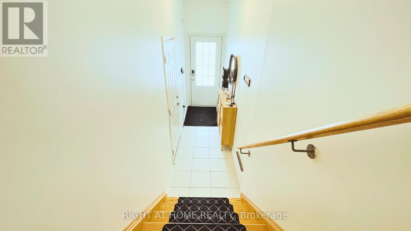 2372 Chevron Prince Path, Oshawa, Ontario L1L 0K9 - Photo 4 - E12885524