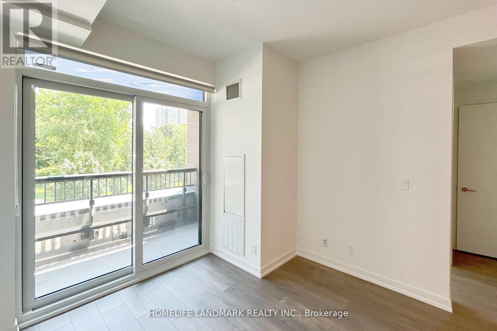 D-325 - 8 Beverley Glen Boulevard, Vaughan, Ontario  L4J 8N8 - Photo 3 - N12885468