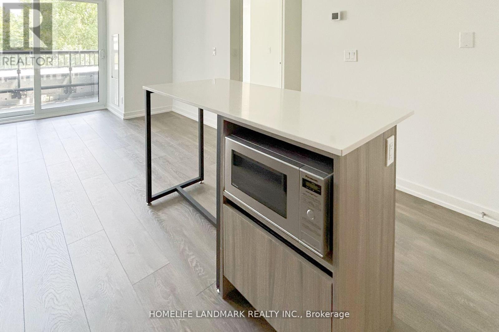 D-325 - 8 Beverley Glen Boulevard, Vaughan, Ontario  L4J 8N8 - Photo 4 - N12885468