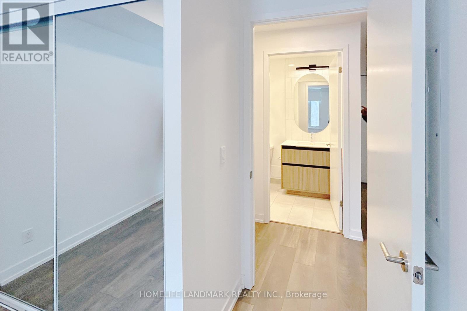 D-325 - 8 Beverley Glen Boulevard, Vaughan, Ontario  L4J 8N8 - Photo 6 - N12885468