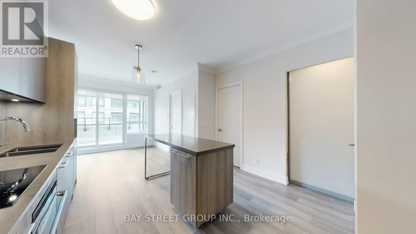 202 - 18 Water Walk Drive, Markham (Unionville), Ontario  L3R 6L5 - Photo 12 - N12885478