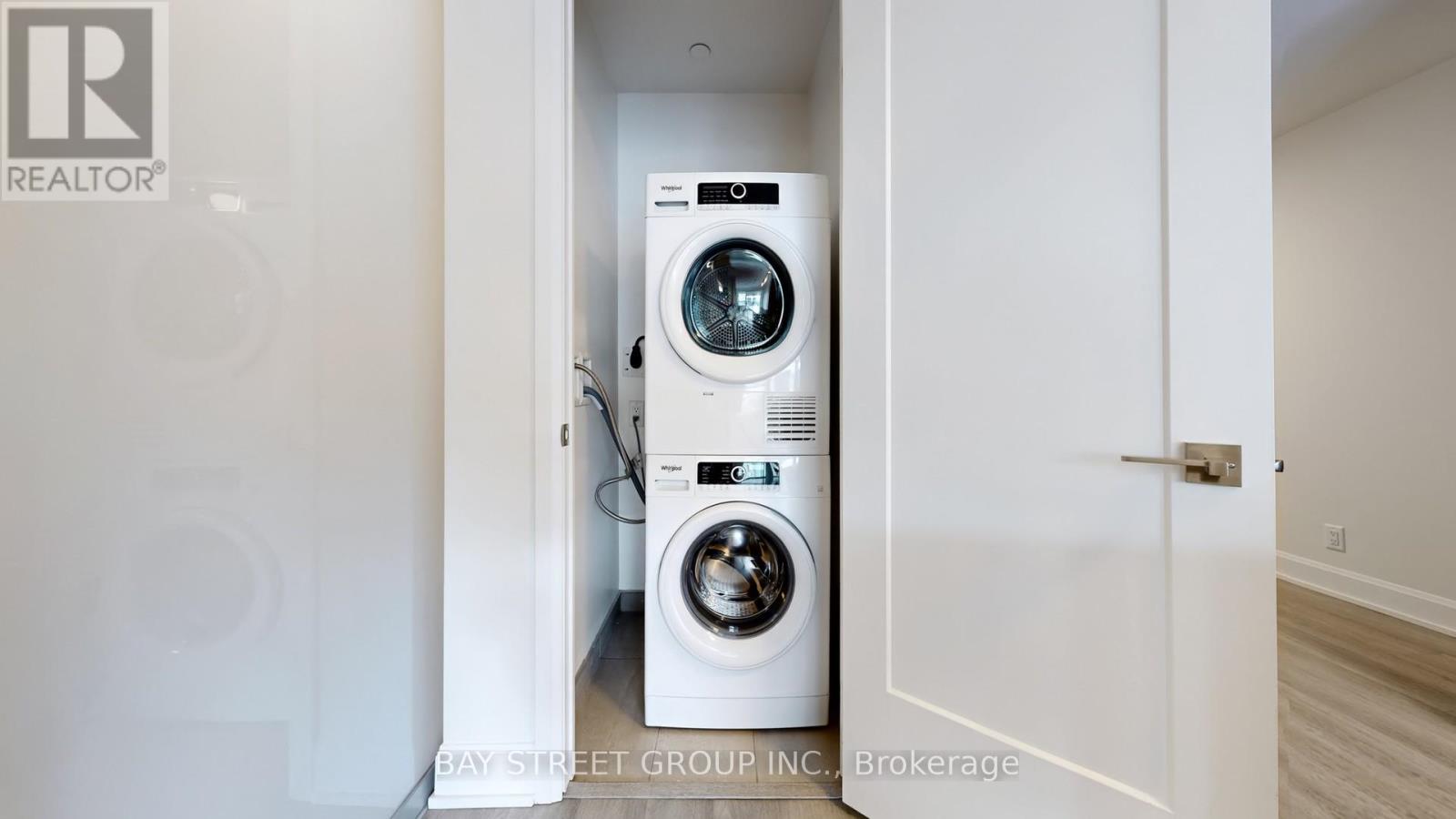 202 - 18 Water Walk Drive, Markham (Unionville), Ontario  L3R 6L5 - Photo 21 - N12885478