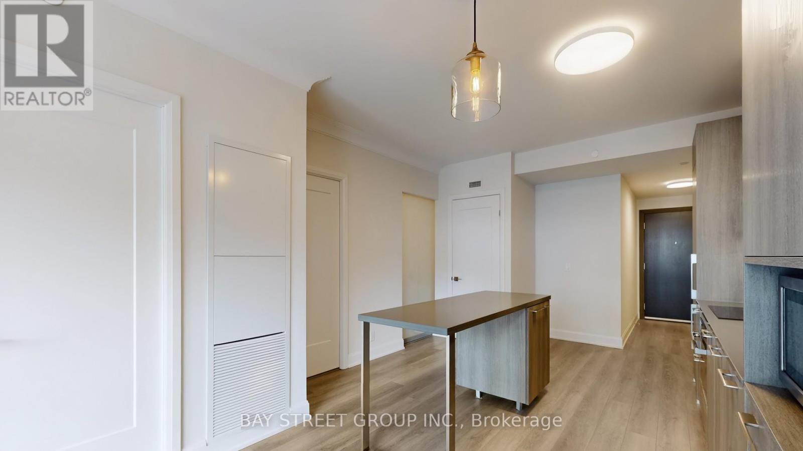 202 - 18 Water Walk Drive, Markham (Unionville), Ontario  L3R 6L5 - Photo 23 - N12885478