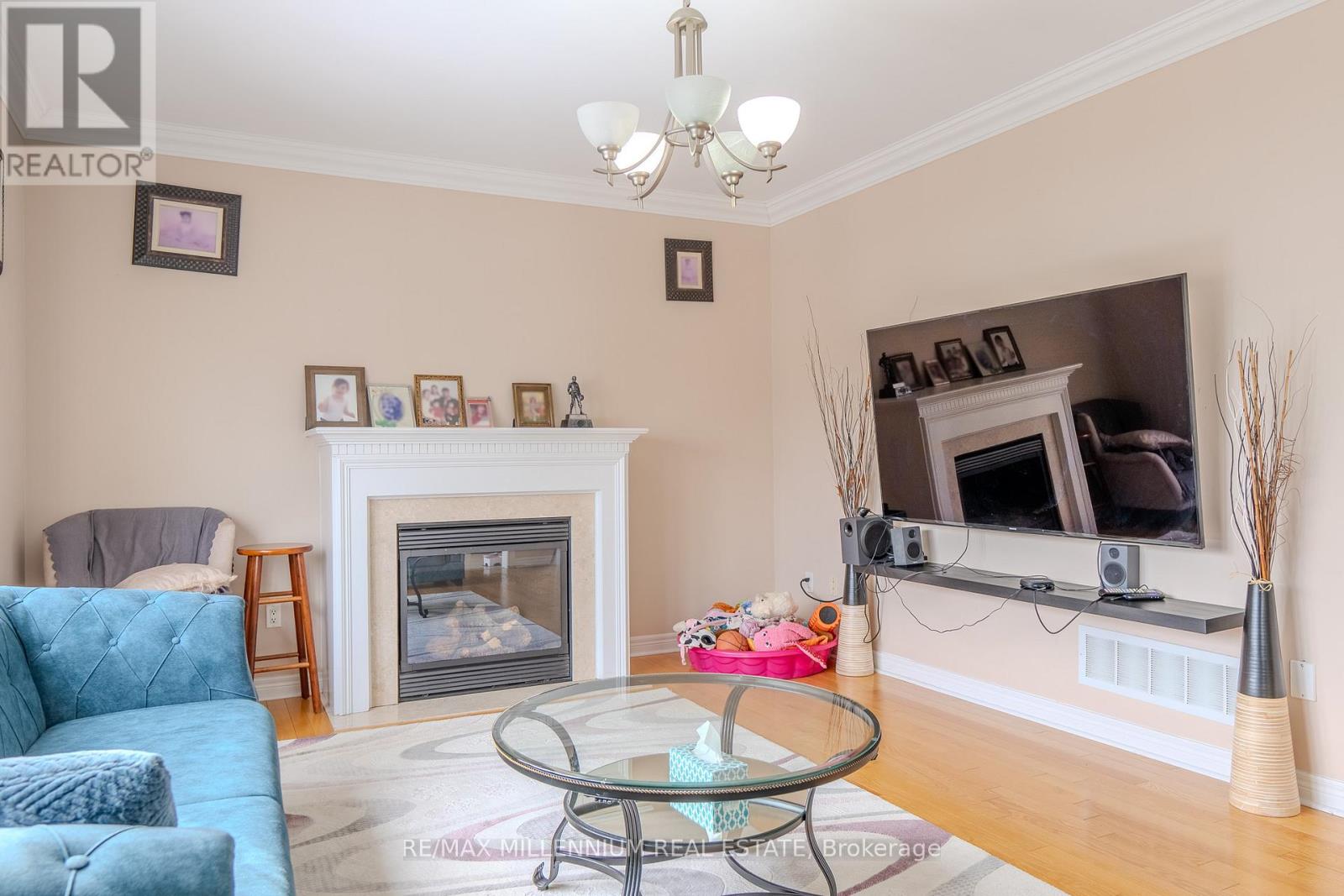 87 Warbler (Main & 2nd Floors) Avenue, Vaughan, Ontario  L6A 0X7 - Photo 14 - N12885510