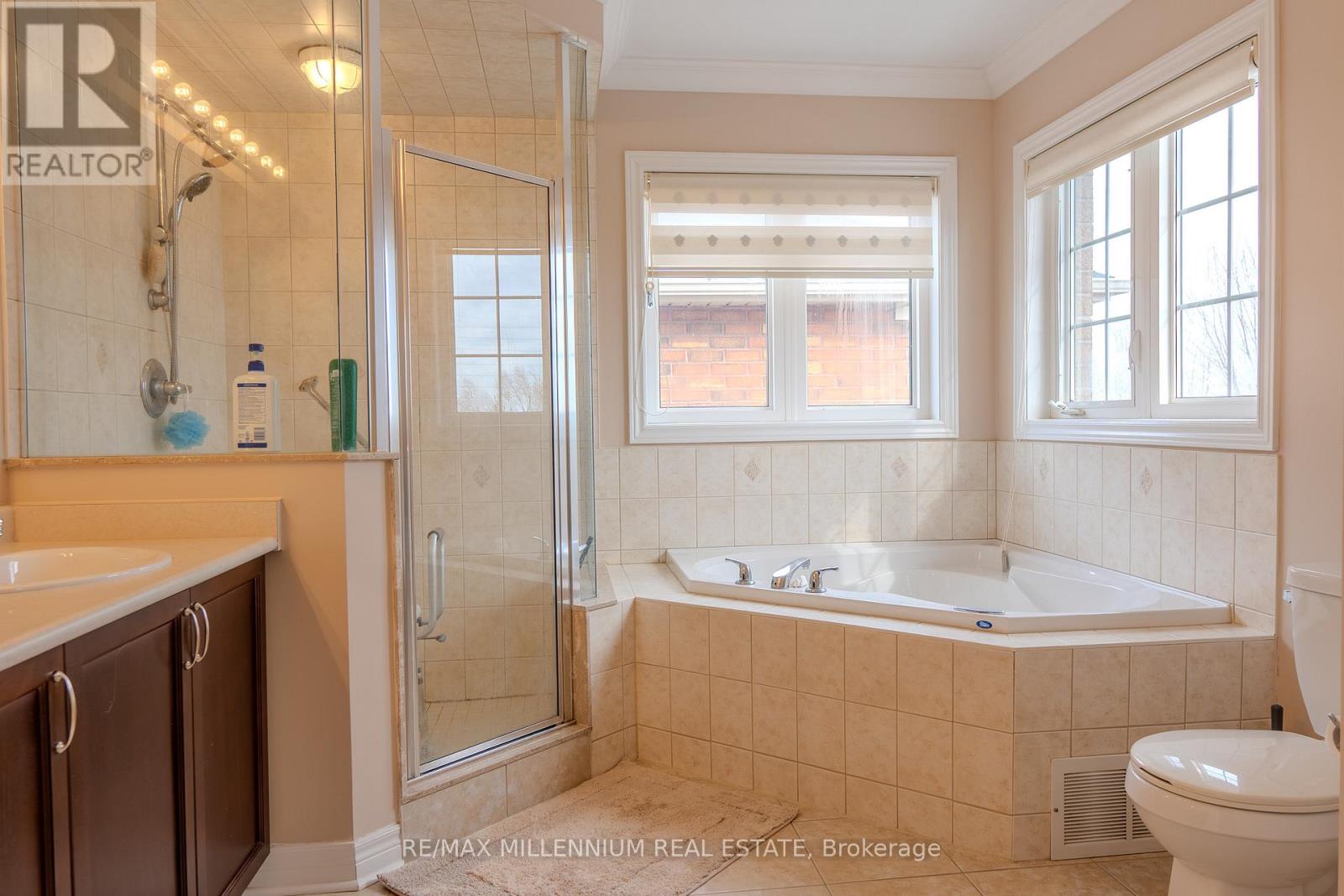 87 Warbler (Main & 2nd Floors) Avenue, Vaughan, Ontario  L6A 0X7 - Photo 20 - N12885510