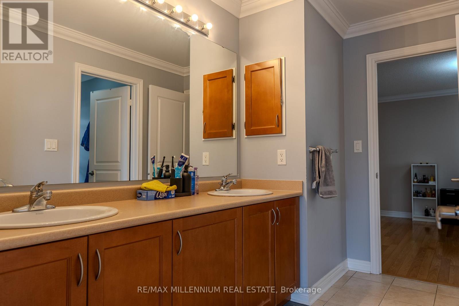 87 Warbler (Main & 2nd Floors) Avenue, Vaughan, Ontario  L6A 0X7 - Photo 27 - N12885510