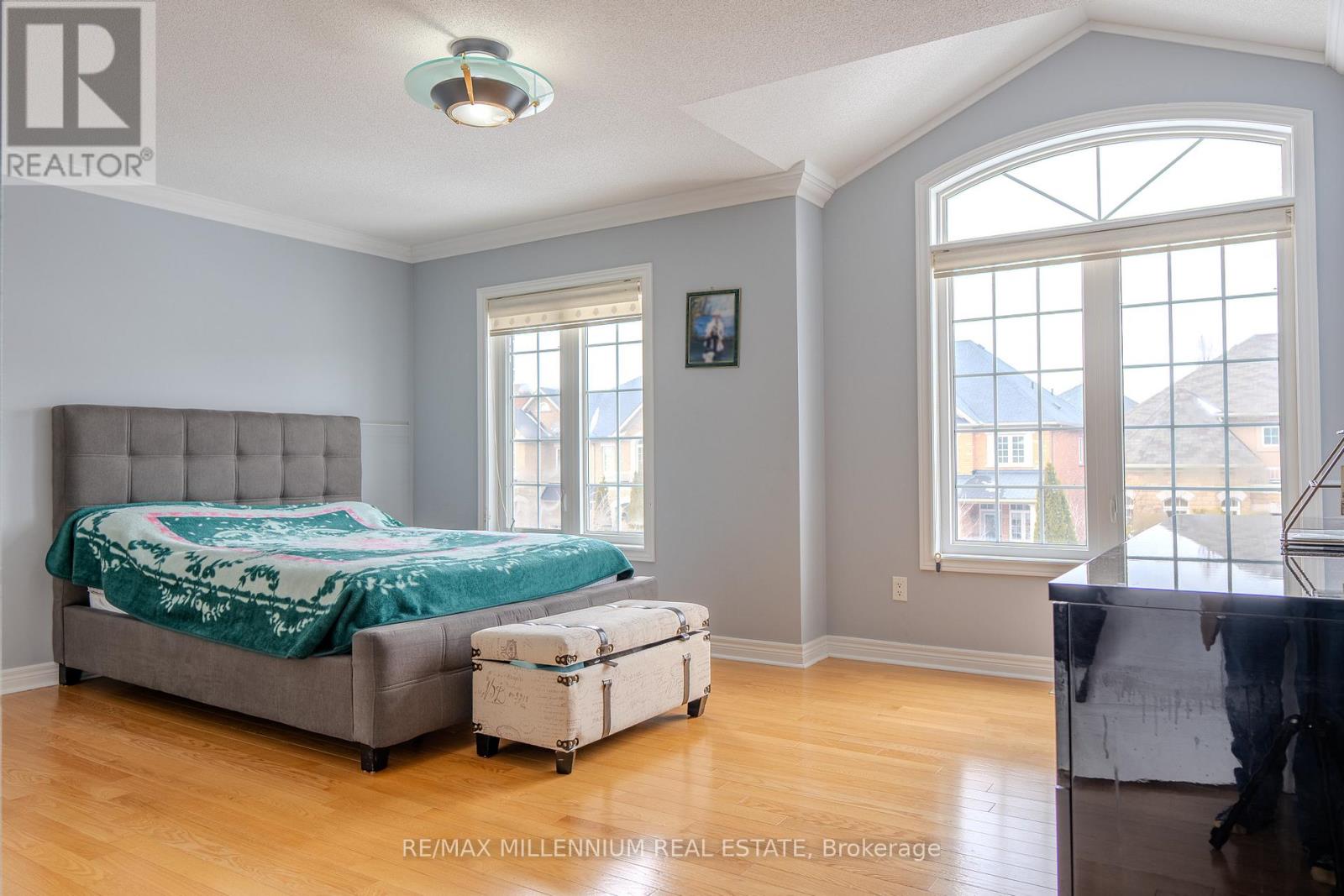 87 Warbler (Main & 2nd Floors) Avenue, Vaughan, Ontario  L6A 0X7 - Photo 29 - N12885510