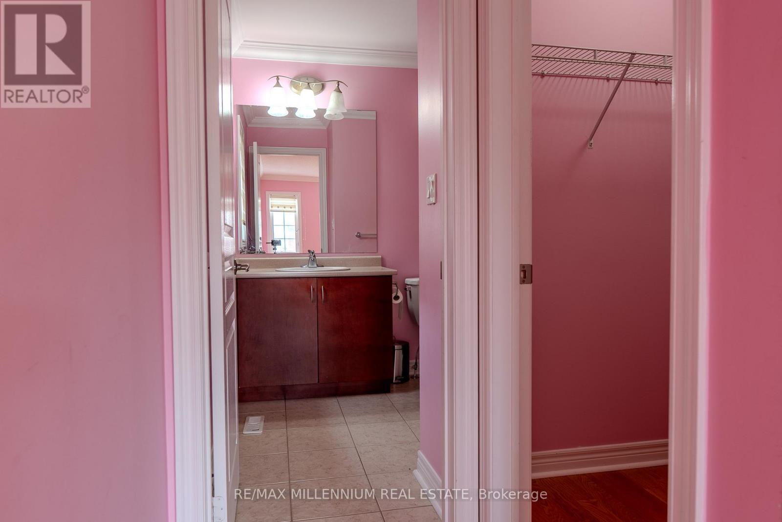 87 Warbler (Main & 2nd Floors) Avenue, Vaughan, Ontario  L6A 0X7 - Photo 31 - N12885510