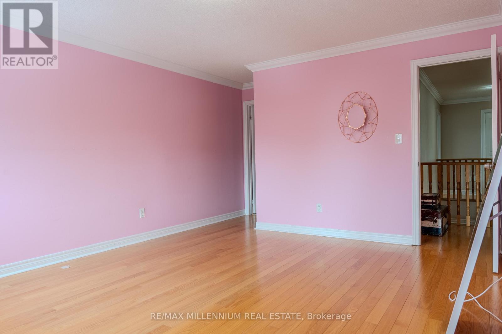 87 Warbler (Main & 2nd Floors) Avenue, Vaughan, Ontario  L6A 0X7 - Photo 32 - N12885510