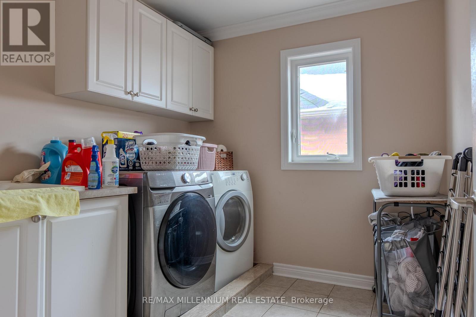 87 Warbler (Main & 2nd Floors) Avenue, Vaughan, Ontario  L6A 0X7 - Photo 34 - N12885510