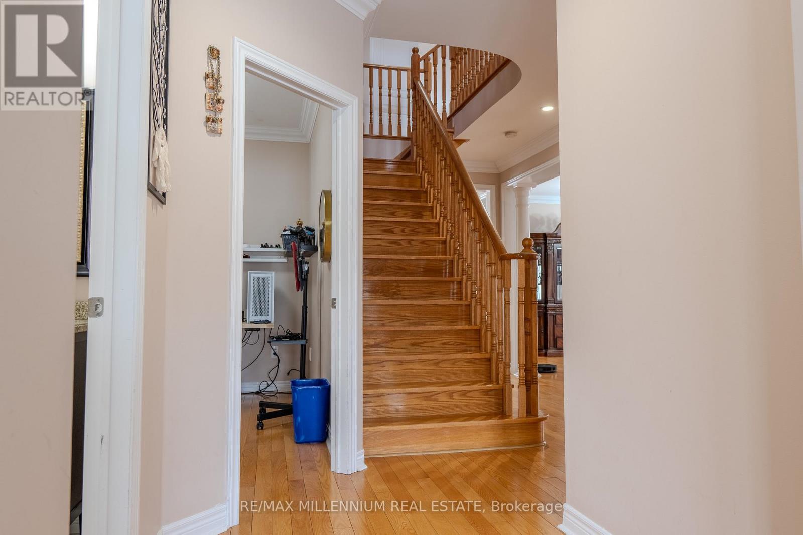 87 Warbler (Main & 2nd Floors) Avenue, Vaughan, Ontario  L6A 0X7 - Photo 44 - N12885510