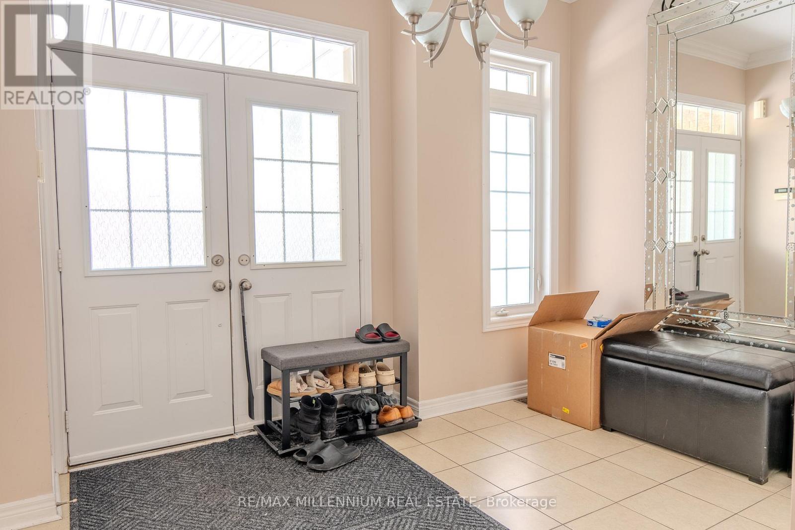 87 Warbler (Main & 2nd Floors) Avenue, Vaughan, Ontario  L6A 0X7 - Photo 6 - N12885510