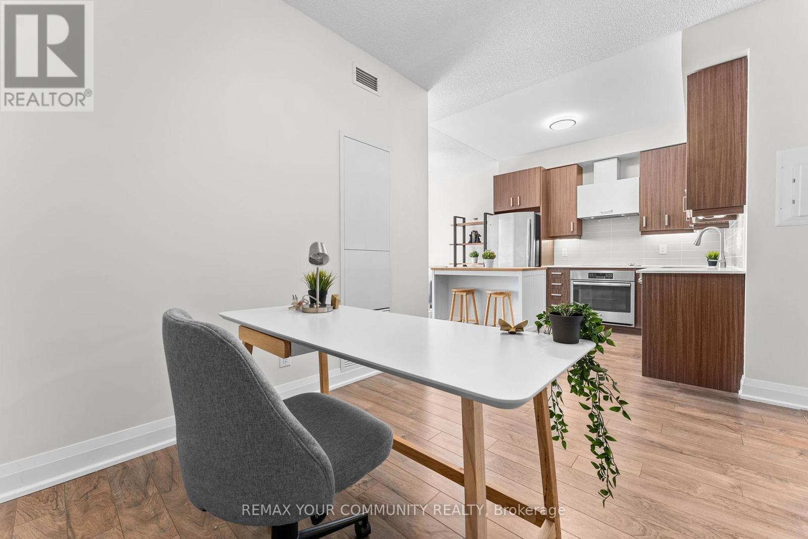 333 - 28 Uptown Drive, Markham (Unionville), Ontario  L3R 5M5 - Photo 5 - N12885522