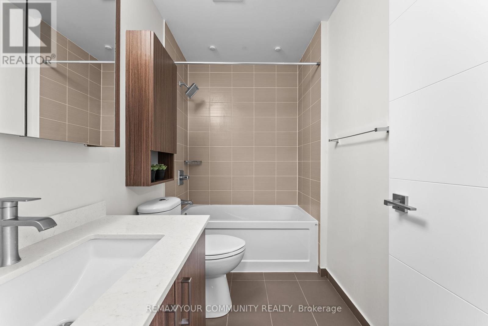 333 - 28 Uptown Drive, Markham (Unionville), Ontario  L3R 5M5 - Photo 8 - N12885522