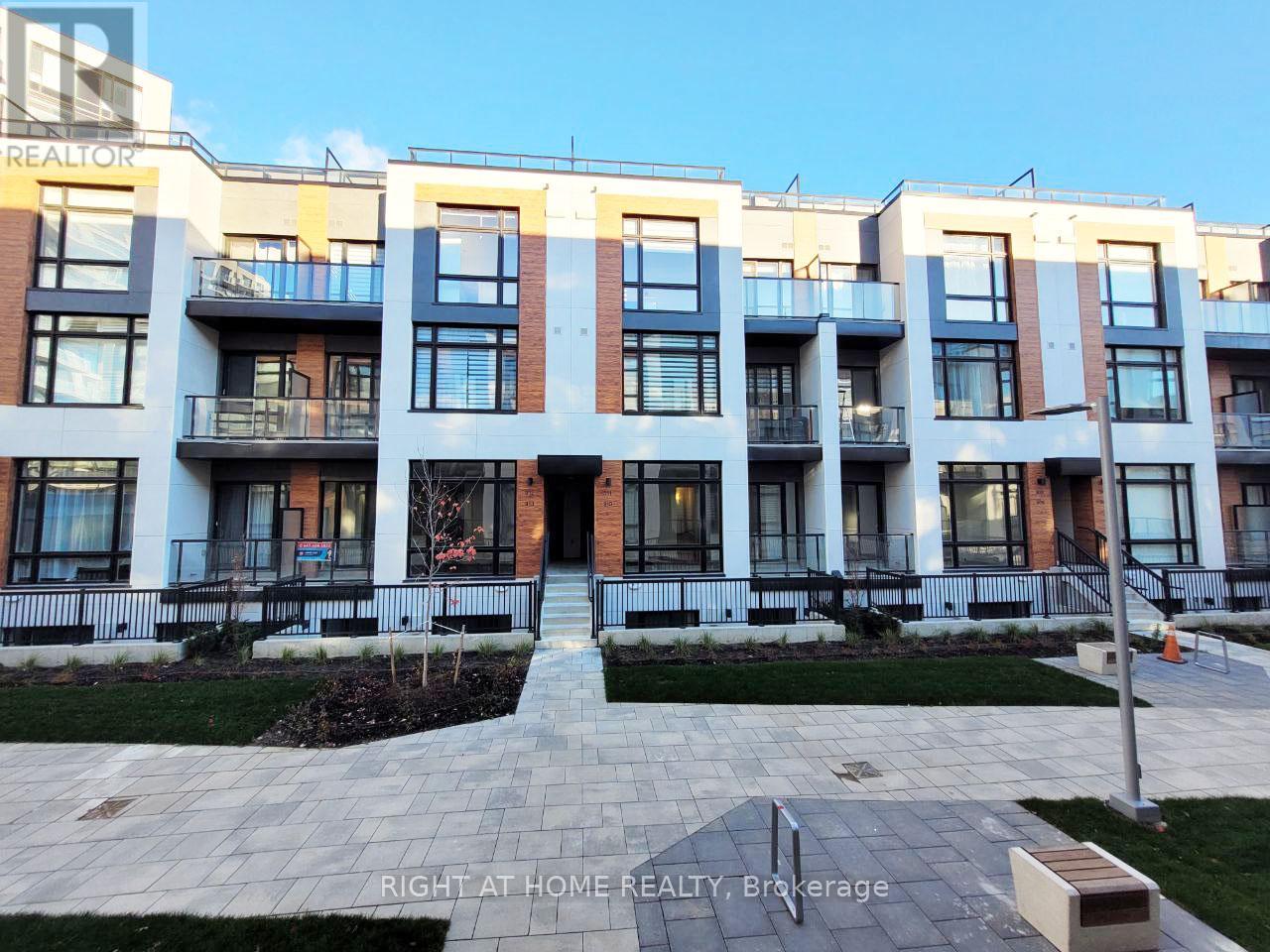 911 - 2 STECKLEY HOUSE LANE, Richmond Hill, Ontario