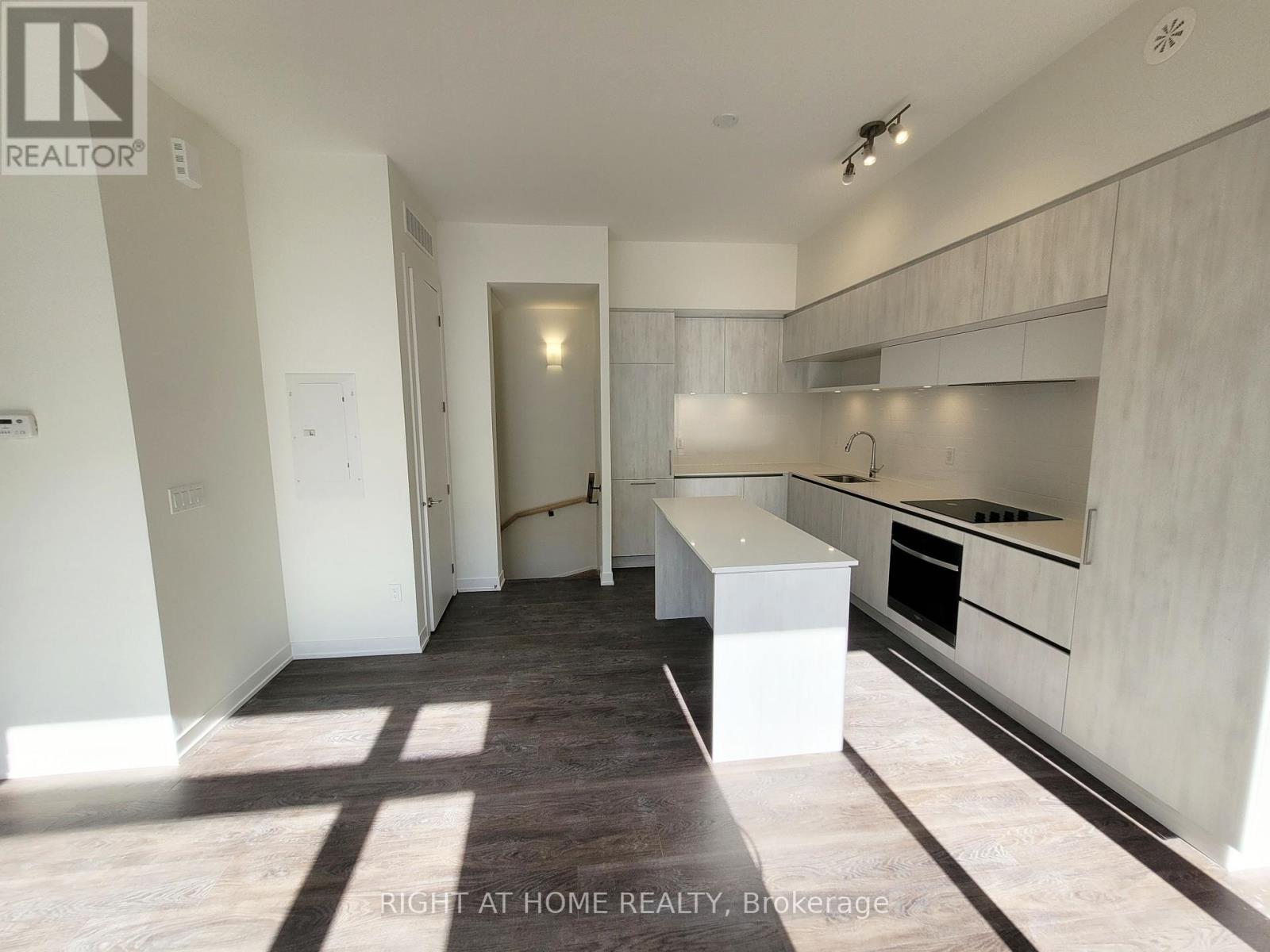 911 - 2 Steckley House Lane, Richmond Hill, Ontario  L4S 0N4 - Photo 12 - N12885530