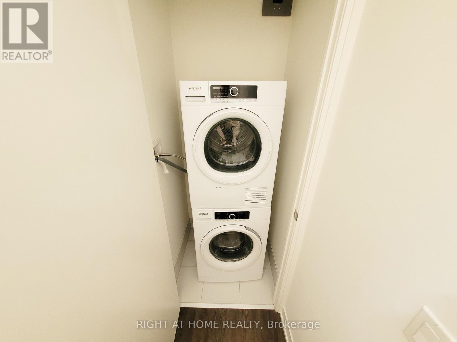 911 - 2 Steckley House Lane, Richmond Hill, Ontario  L4S 0N4 - Photo 21 - N12885530