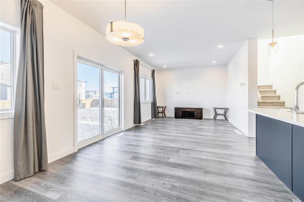 11 Eastfield Court, Winnipeg, Manitoba  R3Y 2H9 - Photo 10 - 202601844