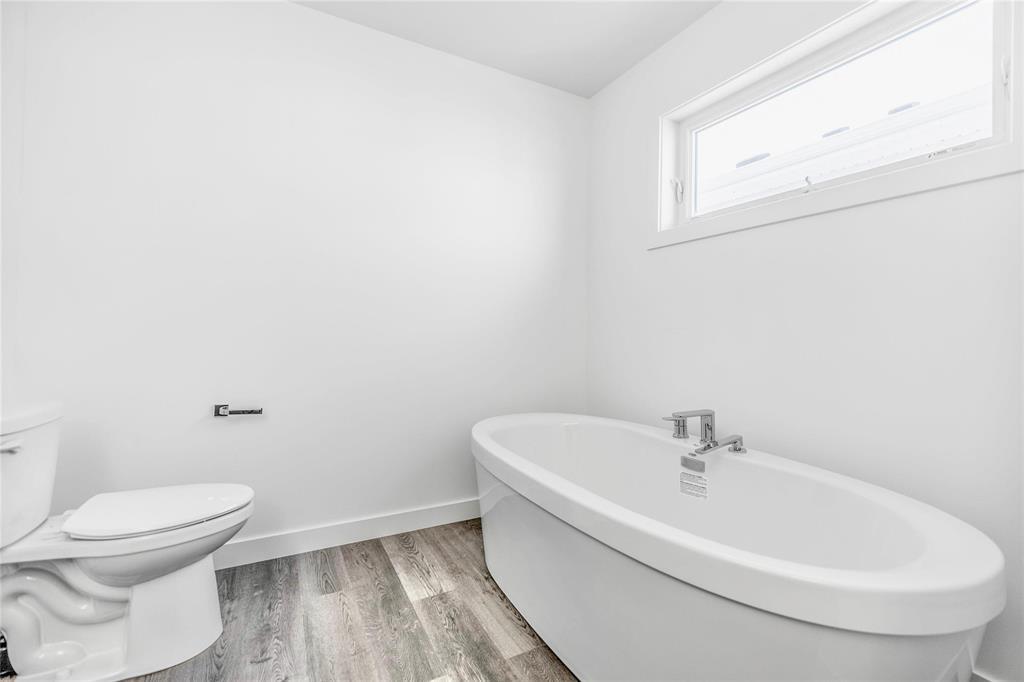 11 Eastfield Court, Winnipeg, Manitoba  R3Y 2H9 - Photo 24 - 202601844