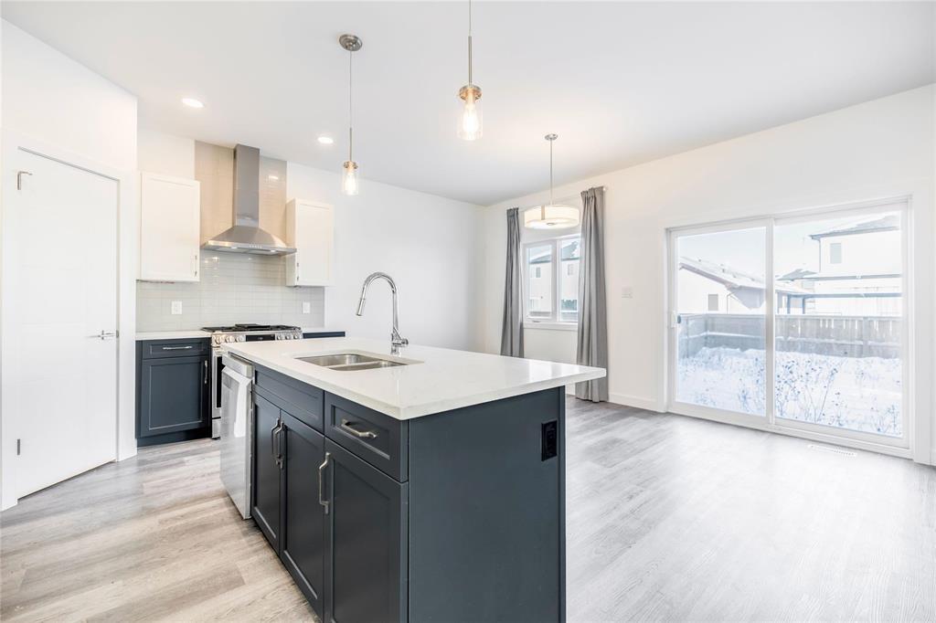 11 Eastfield Court, Winnipeg, Manitoba  R3Y 2H9 - Photo 6 - 202601844