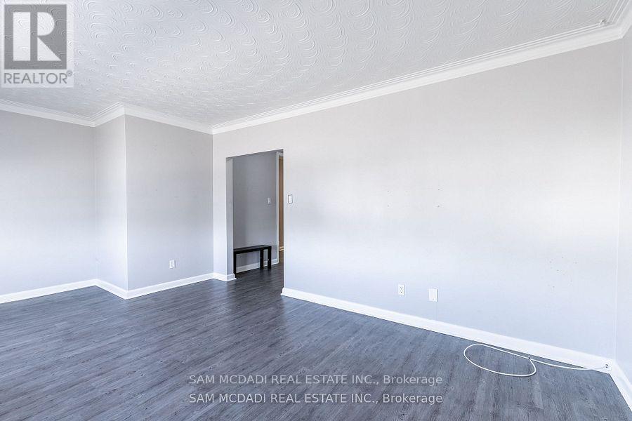 1710 Lakeshore Road W, Mississauga, Ontario  L5J 1J5 - Photo 11 - W12885514