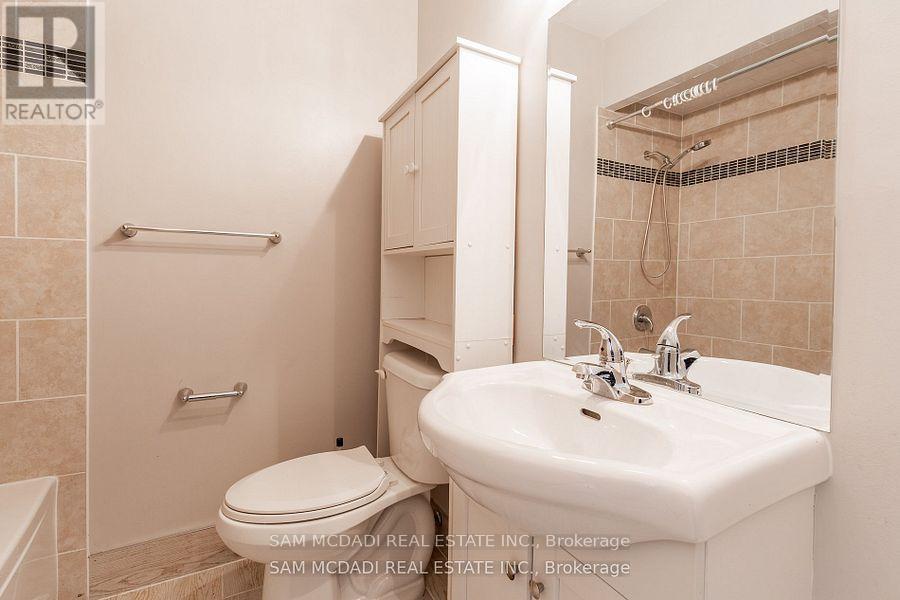 1710 Lakeshore Road W, Mississauga, Ontario  L5J 1J5 - Photo 12 - W12885514