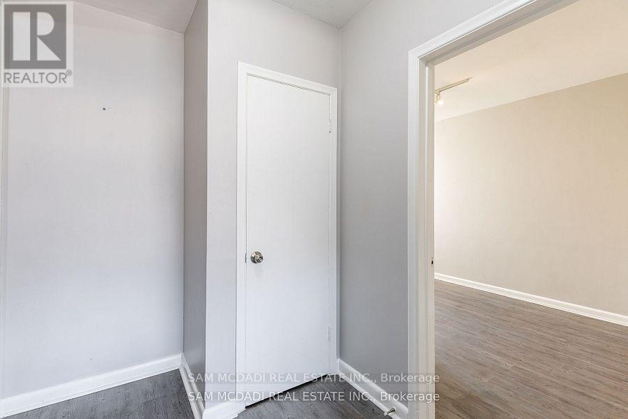 1710 Lakeshore Road W, Mississauga, Ontario  L5J 1J5 - Photo 13 - W12885514