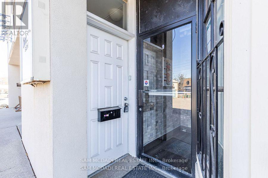 1710 Lakeshore Road W, Mississauga, Ontario  L5J 1J5 - Photo 2 - W12885514