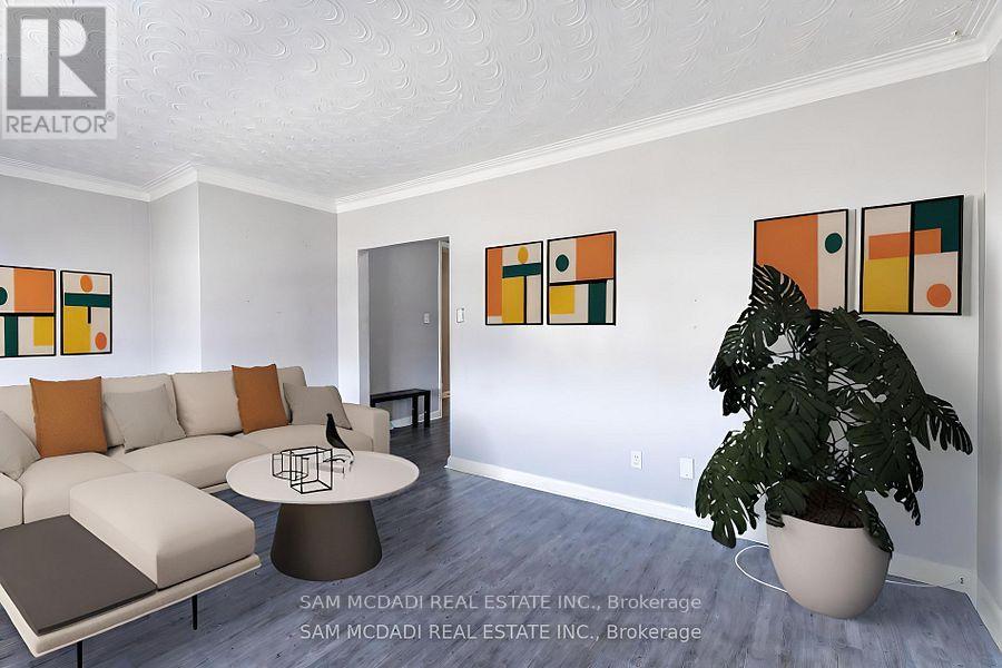 1710 Lakeshore Road W, Mississauga, Ontario  L5J 1J5 - Photo 4 - W12885514