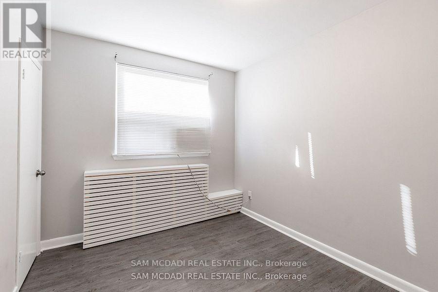 1710 Lakeshore Road W, Mississauga, Ontario  L5J 1J5 - Photo 9 - W12885514