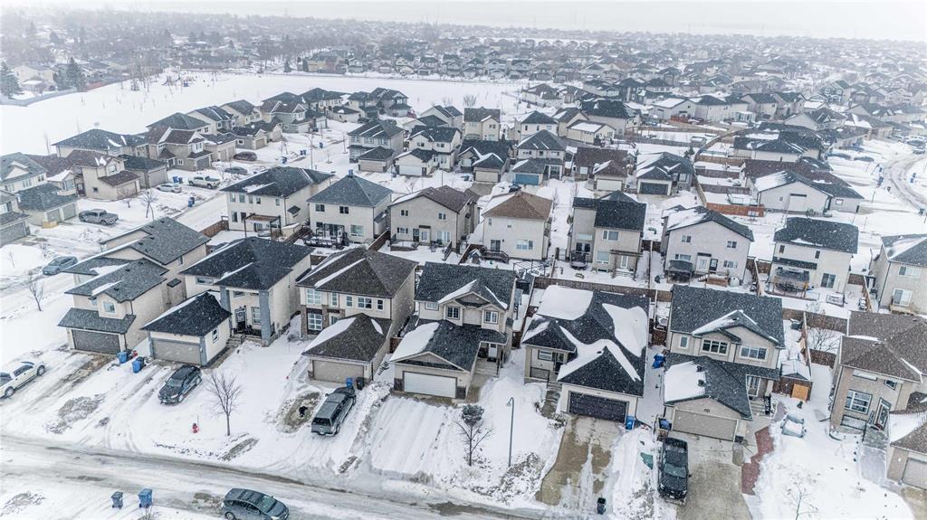 51 Murray Rougeau Crescent, Winnipeg, Manitoba  R2C 5P1 - Photo 38 - 202604650