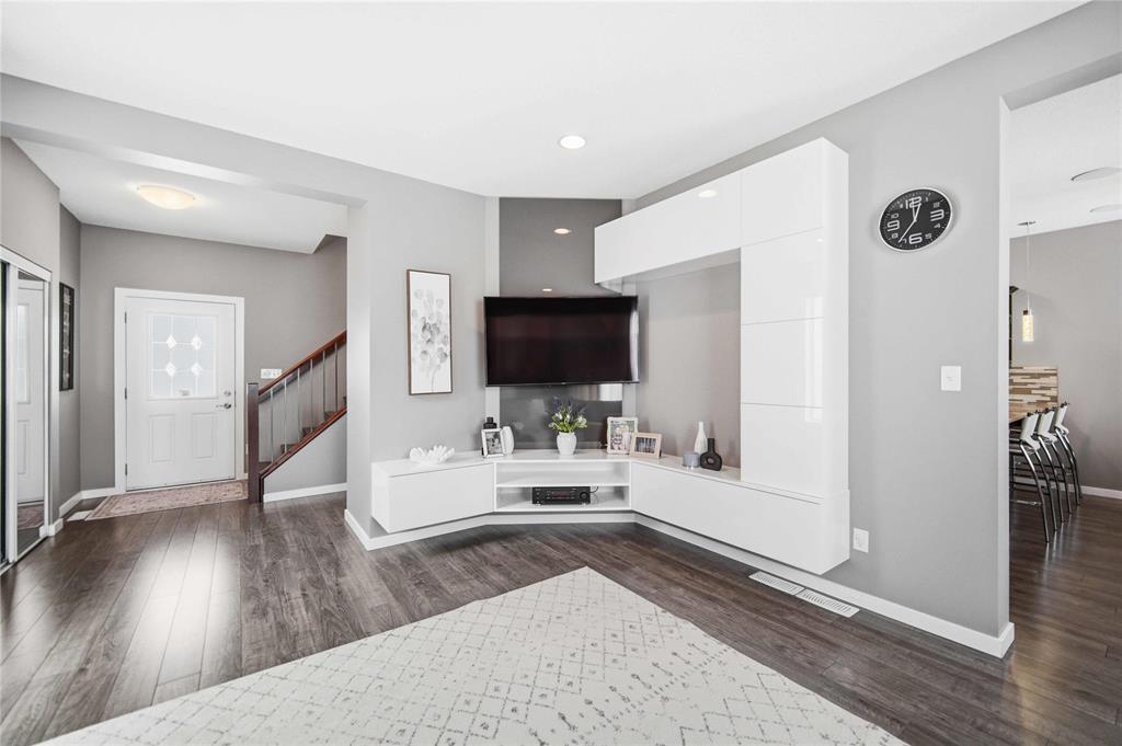 51 Murray Rougeau Crescent, Winnipeg, Manitoba  R2C 5P1 - Photo 4 - 202604650