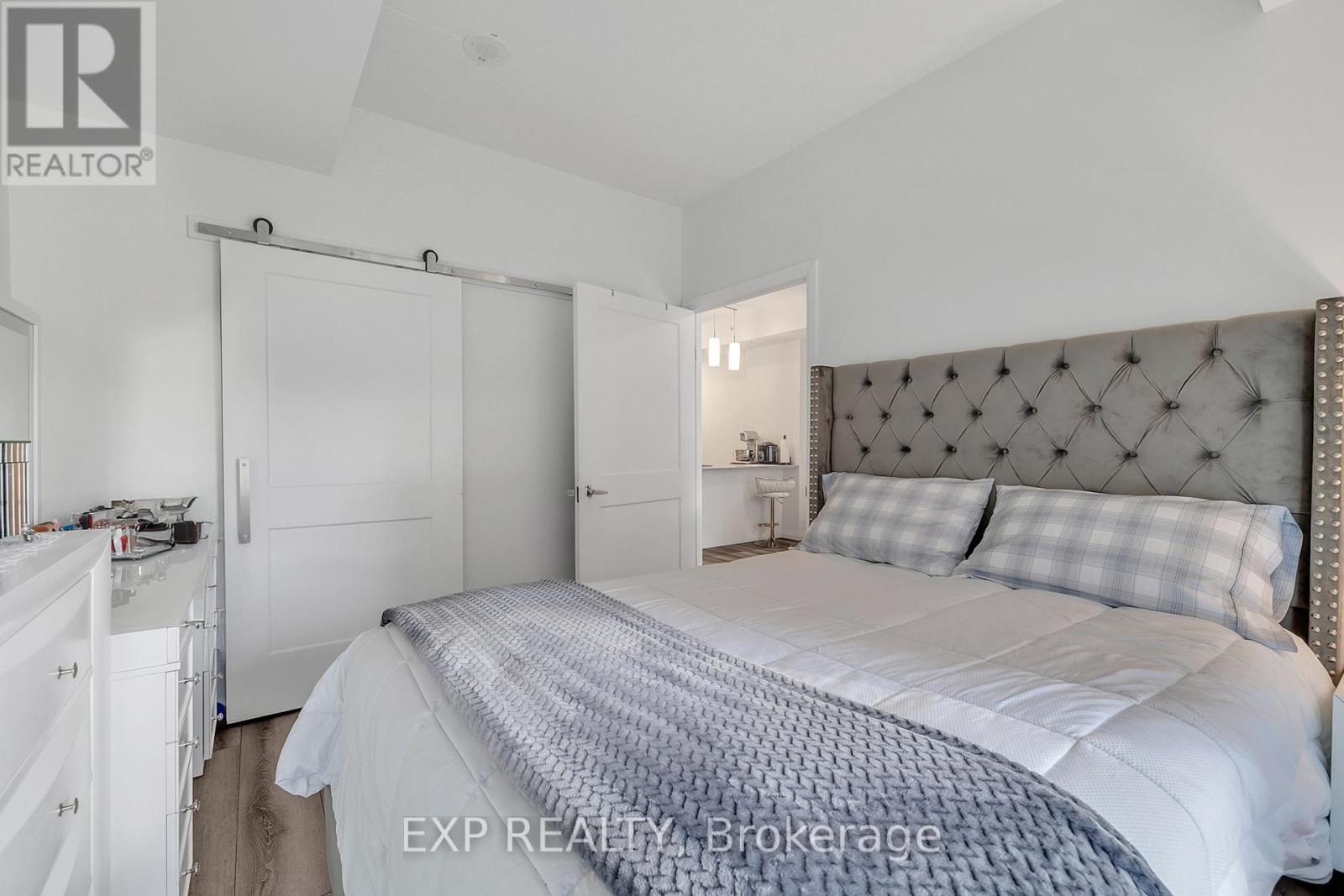 201 - 108 Garment Street, Kitchener, Ontario  N2G 0E2 - Photo 6 - X12885470