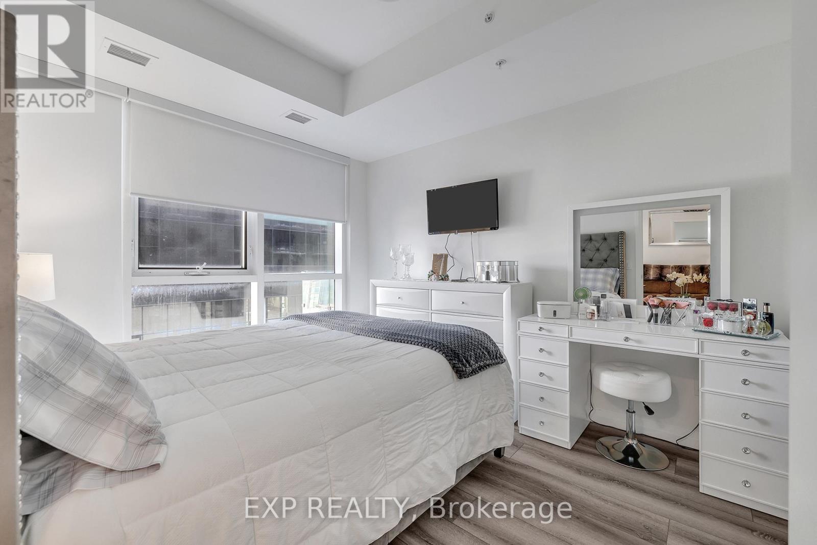 201 - 108 Garment Street, Kitchener, Ontario  N2G 0E2 - Photo 7 - X12885470