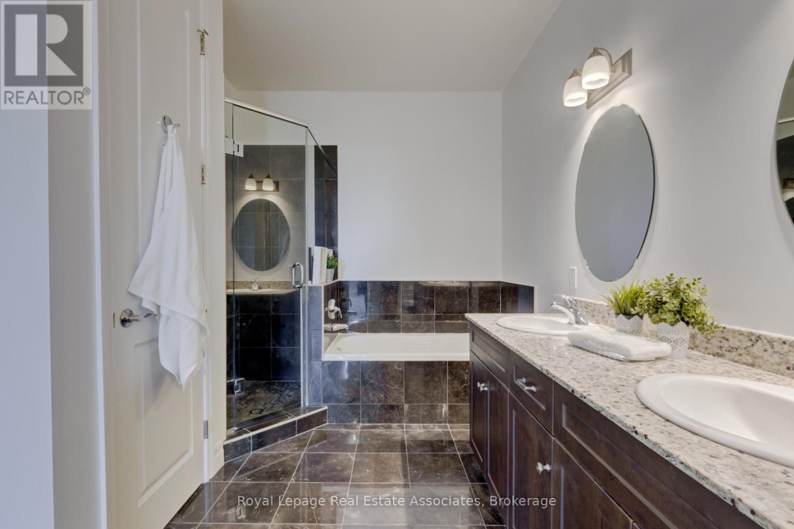 201 - 223 Erb Street W, Waterloo, Ontario  N2L 0B3 - Photo 20 - X12885548