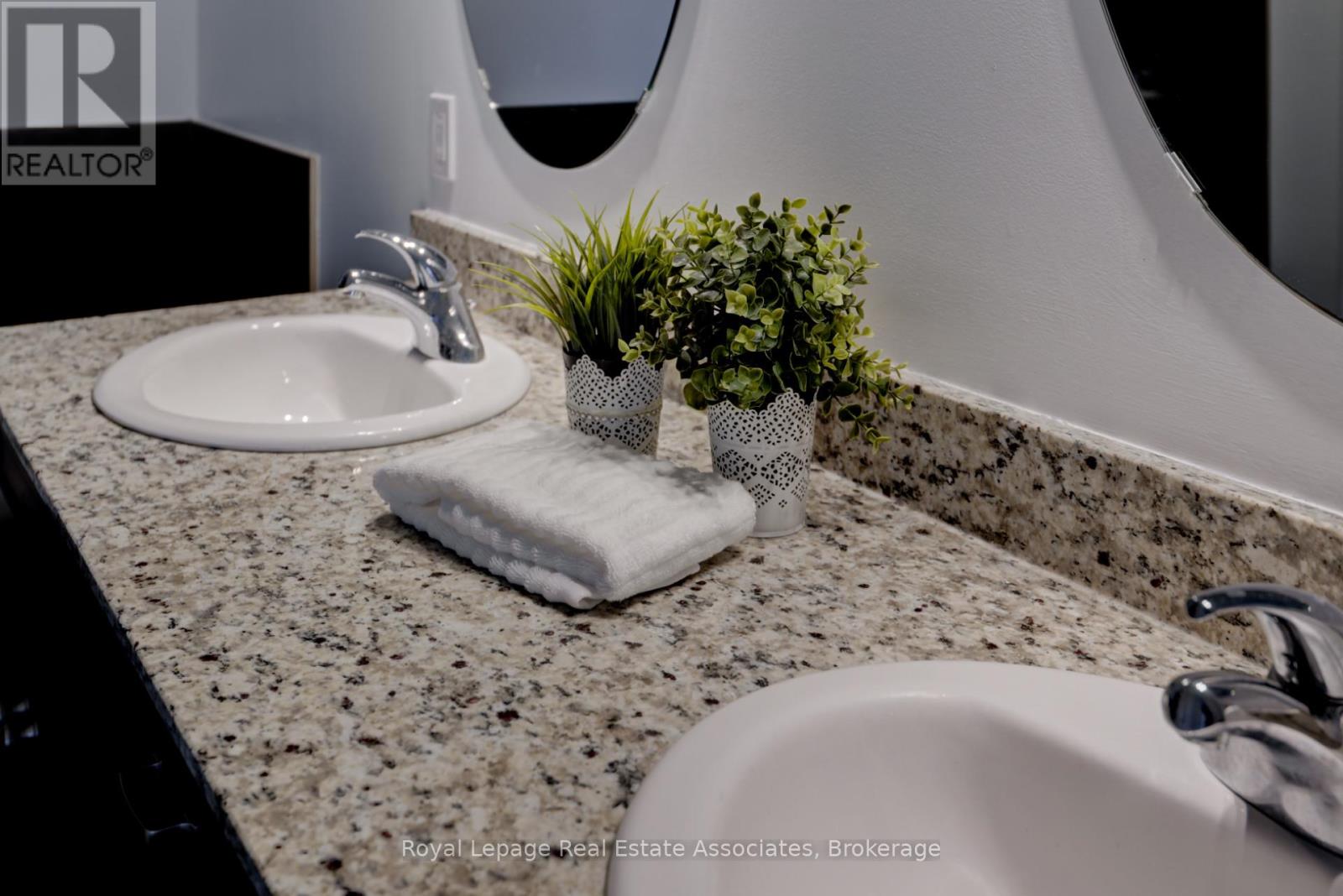 201 - 223 Erb Street W, Waterloo, Ontario  N2L 0B3 - Photo 22 - X12885548