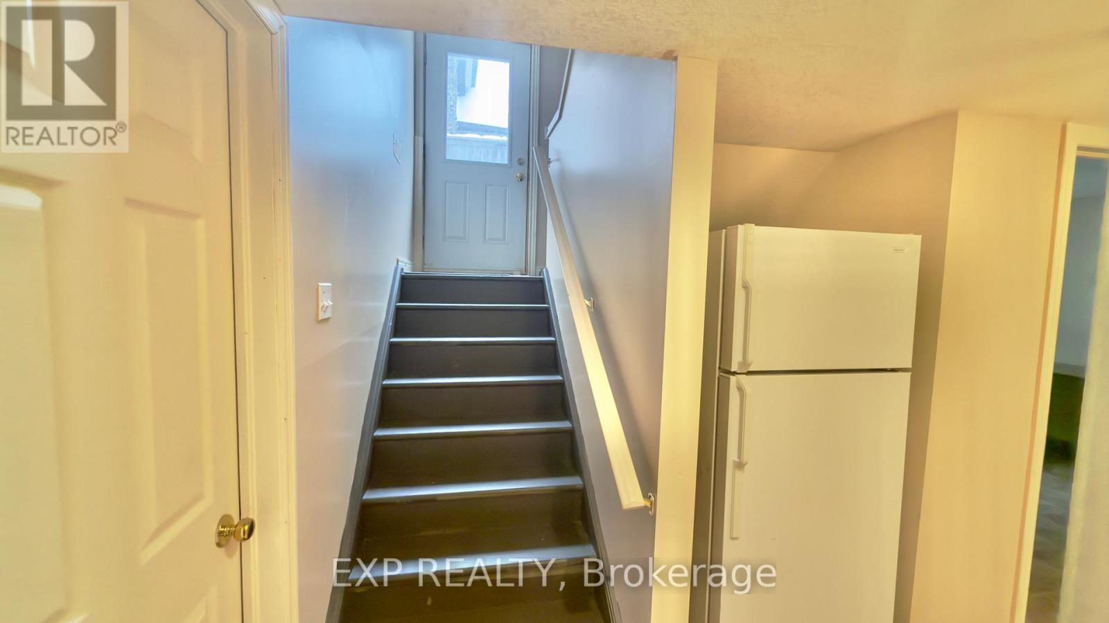 B - 16 Marshall Street, Waterloo, Ontario  N2J 2T2 - Photo 15 - X12885550